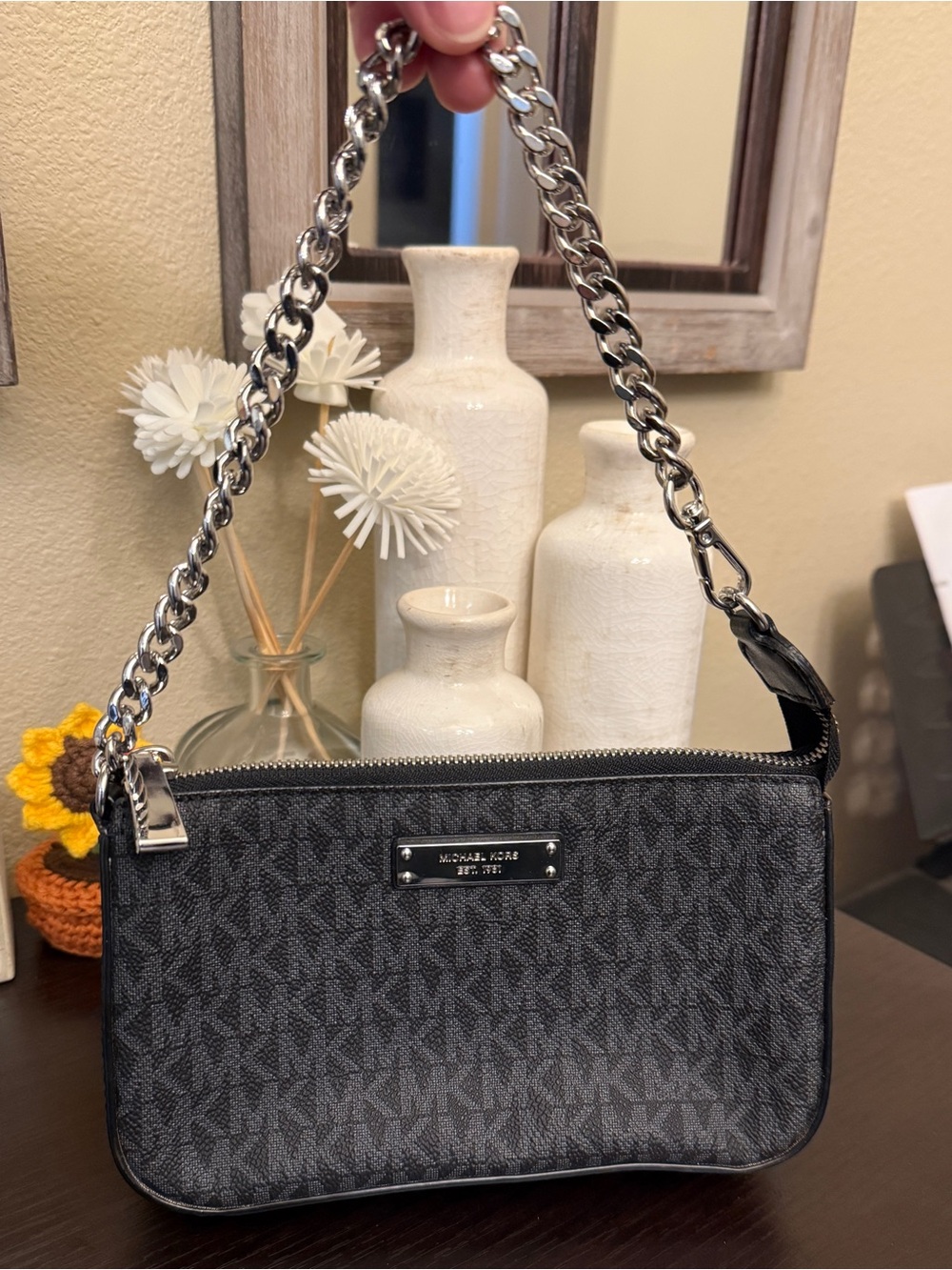 Michael Kors Jet Set Black Signature Chain Pochette Shoulder Bag EUC